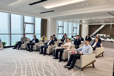 湖南省融資擔(dān)保集團與湖南財鑫集團開展工作交流